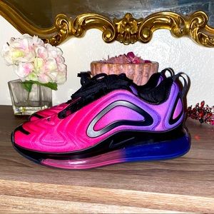 Women’s purple/pink ombré Nike Air Max 720 Sunset
